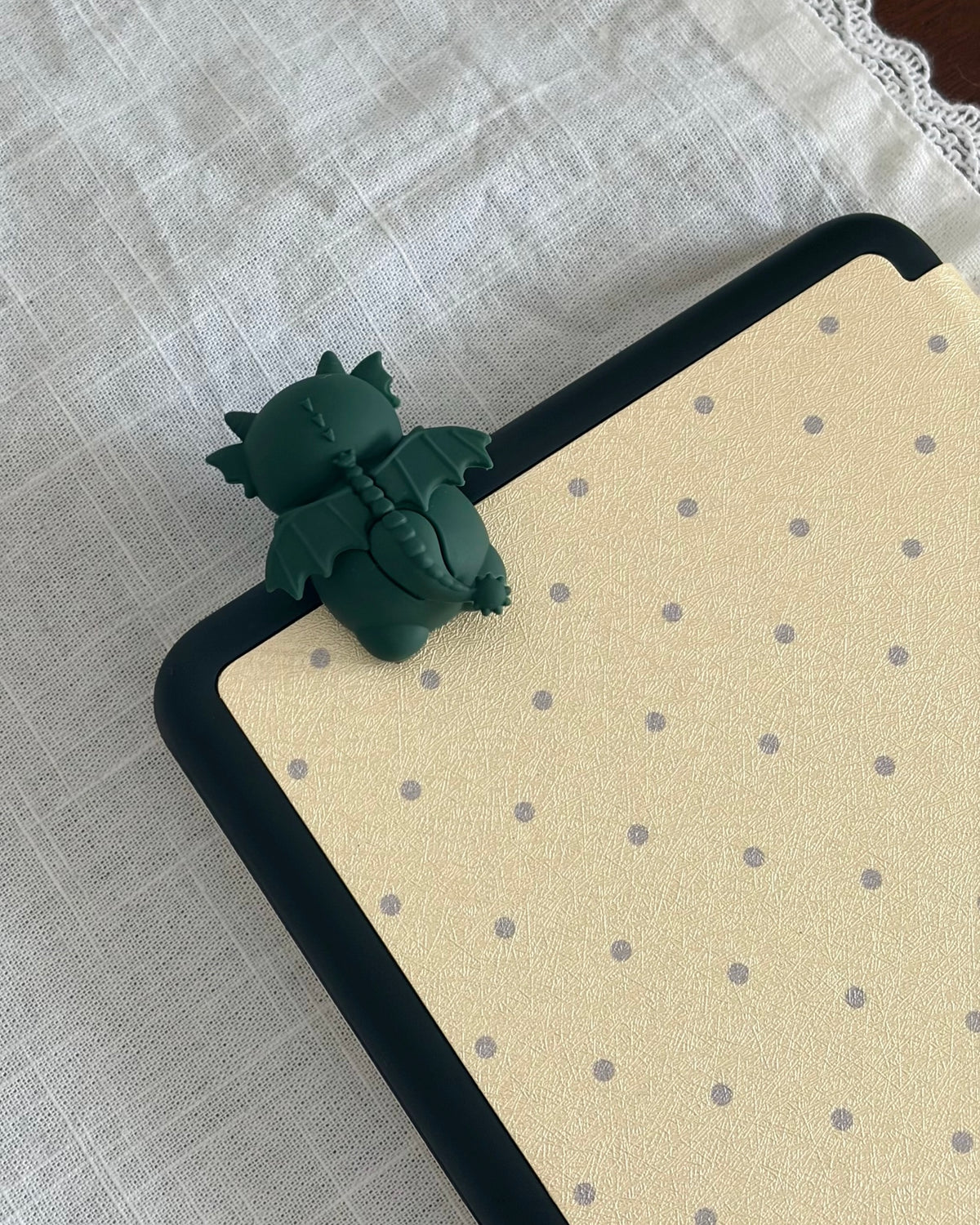 DROPPING TONIGHT AT 6PM EST! Bonded Buddies Fourth Wing Dragons - Blind Box